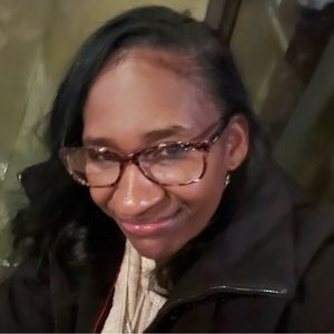 Meet your Posher, Ella